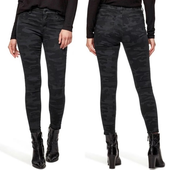 Social Standard By Sanctuary Pants - NWT Social Standard by Sanctuary camo print ankle skinny ❤️